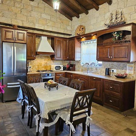Paradise Traditional House Maroni Exterior photo