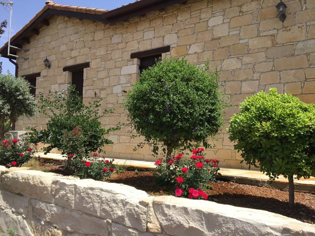 Paradise Traditional House Maroni Exterior photo